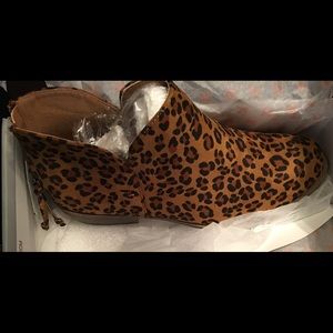 Leopard ankle boots size 9 NIB